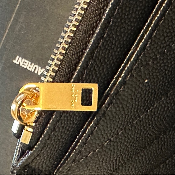 YSL CASSANDRE MATELASSE BLACK LARGE POUCH IN GRAIN DE POUDRE LEATHER BAG - Picture 5 of 5